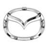 emblema Mazda 3 frontal 14.2x11.2 cm logo Mazda 3 parrilla delantera emblema frontal Mazda 3 repuesto detalle emblema Mazda 3 cromado emblema Mazda 3 instalado en parrilla logo Mazda 3 frontal vista trasera